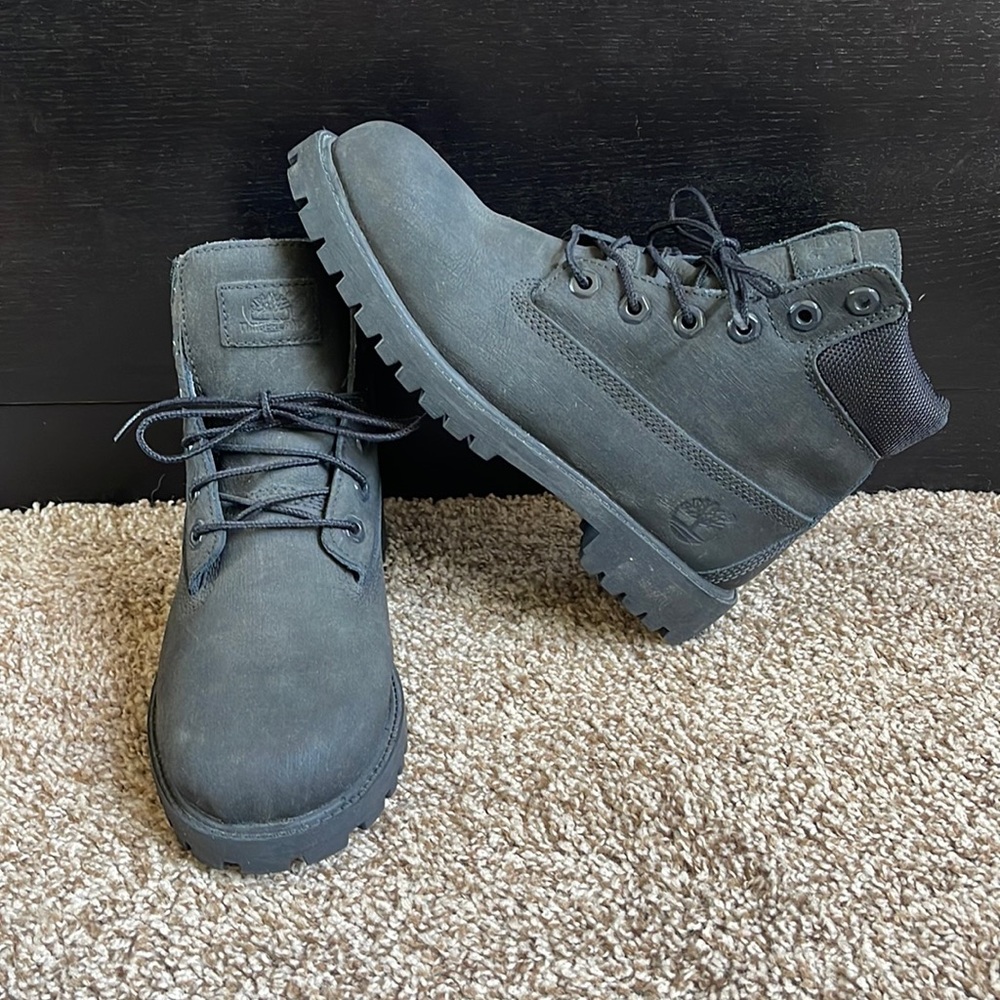 Black timberland boot